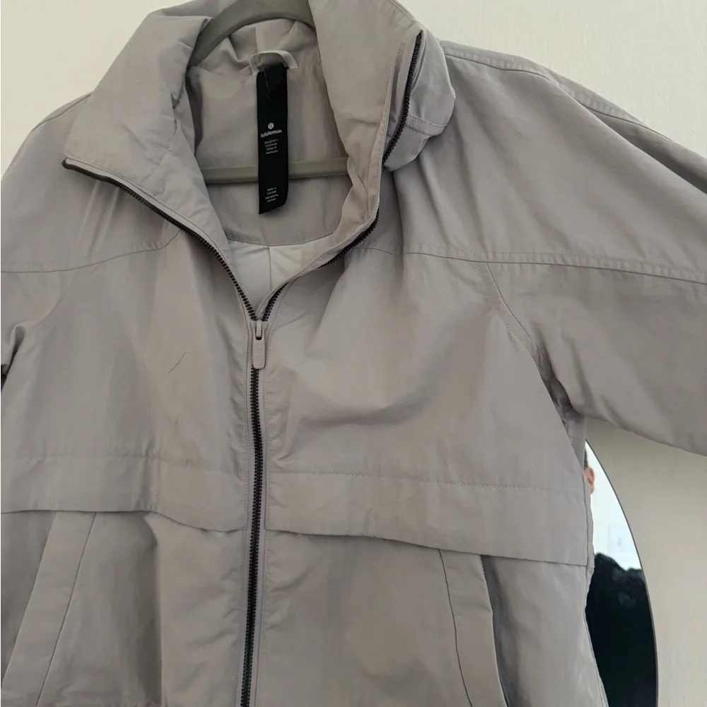 Lululemon Zip-up Gray Windbreaker - Picture 2 of 4